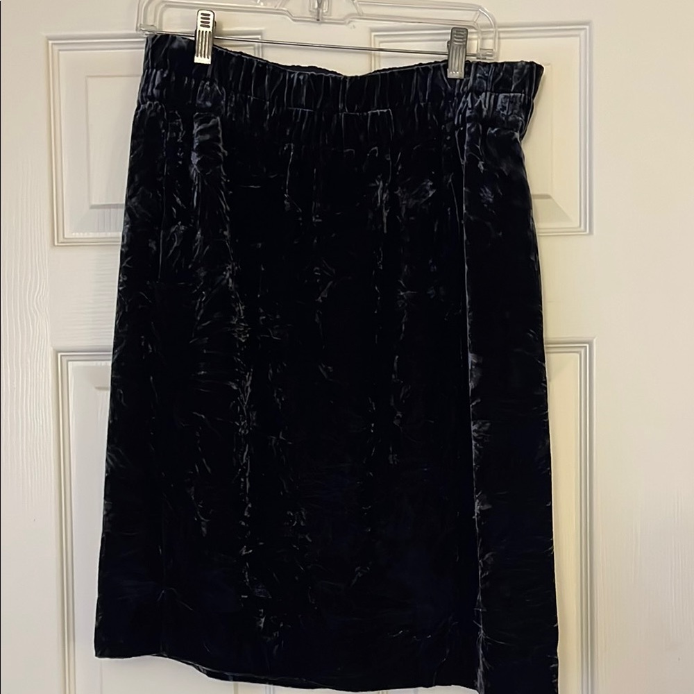 Elegant Black Velvet Skirt